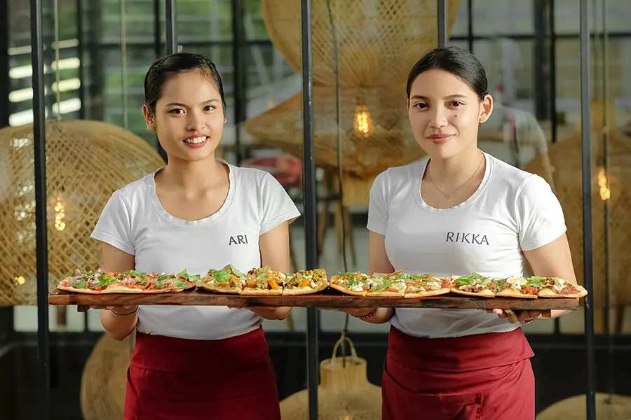 Jackson Lily's all day dining - pizza 1 meter